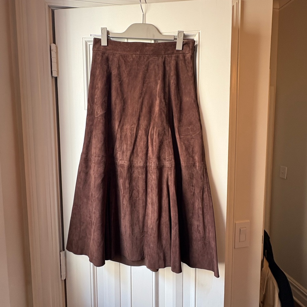 Elegant Brown Ralph Lauren  Suede Skirt - Picture 2 of 5